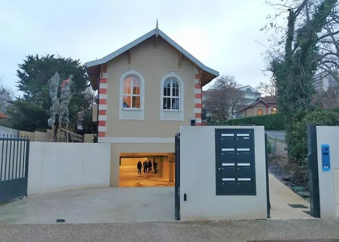 Apartamento 3 Pieces Avec Grande Terrasse, Entre Port Et Hyper Centre