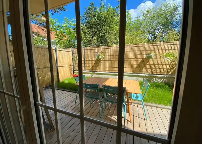 3 Pieces Avec Grande Terrasse, Entre Port Et Hyper Centre *