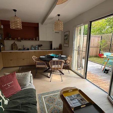 Appartement 3 Pièces Avec Grande Terrasse, Entre Port Et Hyper Centre *