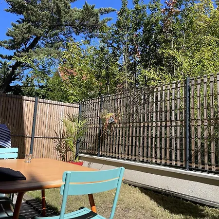 3 Pieces Avec Grande Terrasse, Entre Port Et Hyper Centre *