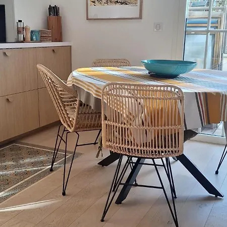 3 Pieces Avec Grande Terrasse, Entre Port Et Hyper Centre Апартаменты