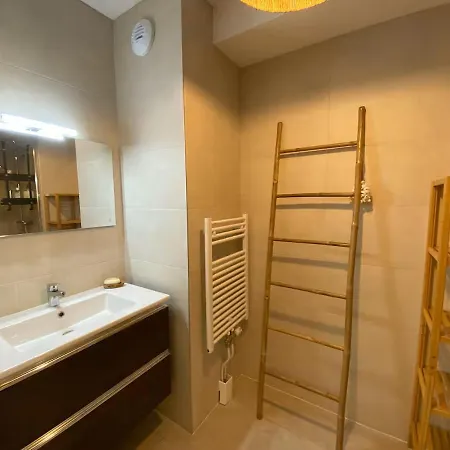 élégant T3 Avec Terrasse Et Parking Privé à Apartamento Arcachon