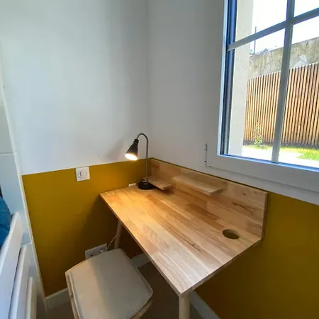 Lägenhet 3 Pieces Avec Grande Terrasse, Entre Port Et Hyper Centre *