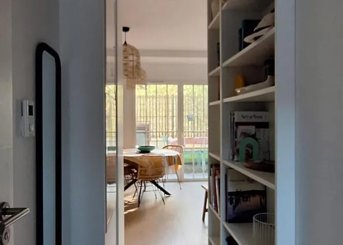 3 Pieces Avec Grande Terrasse, Entre Port Et Hyper Centre