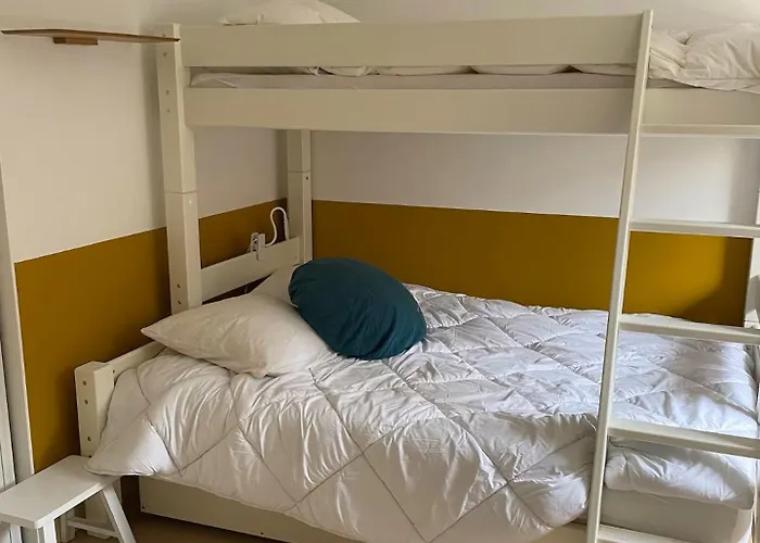 3 Pieces Avec Grande Terrasse, Entre Port Et Hyper Centre * Arcachon